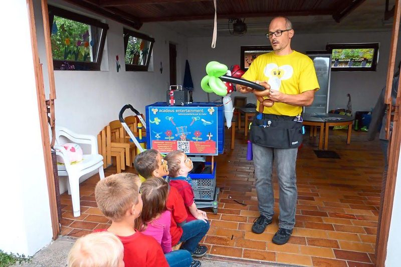 Alexander beim Ballonkunst-Einsatz