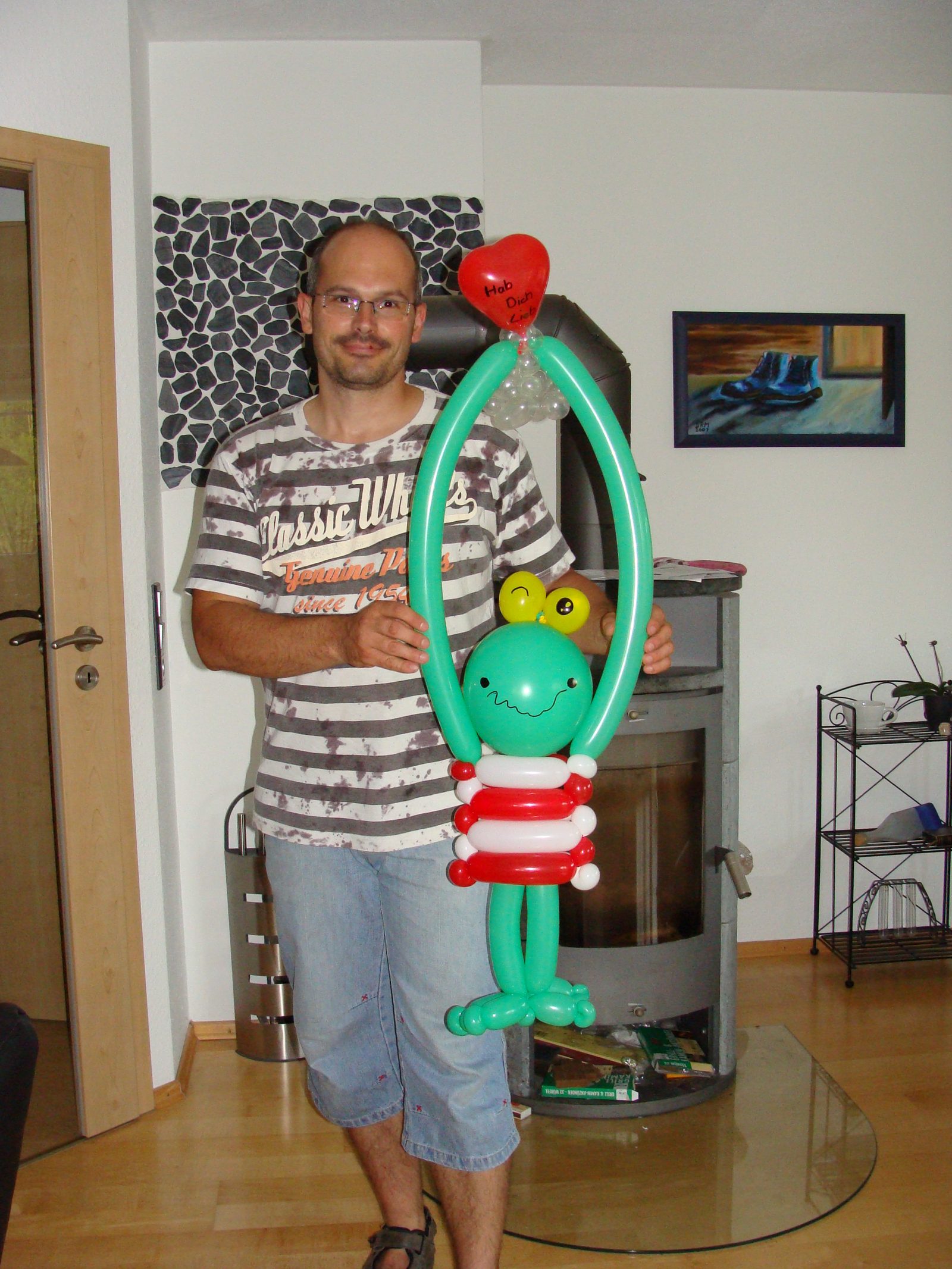 Ballonfigur eines Frosches als Valentinsgeschenk